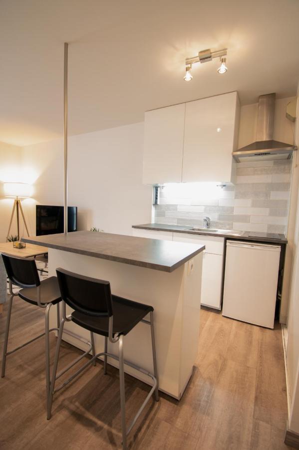 Joli Studio Tout Confort A 2 Pas De La Gare Poissy Eksteriør billede