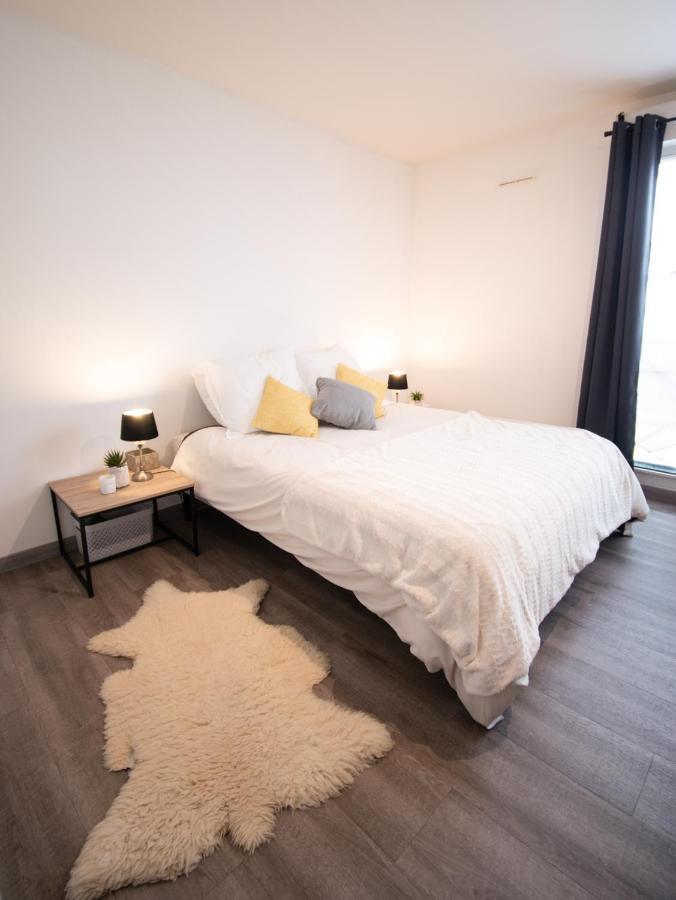 Joli Studio Tout Confort A 2 Pas De La Gare Poissy Eksteriør billede