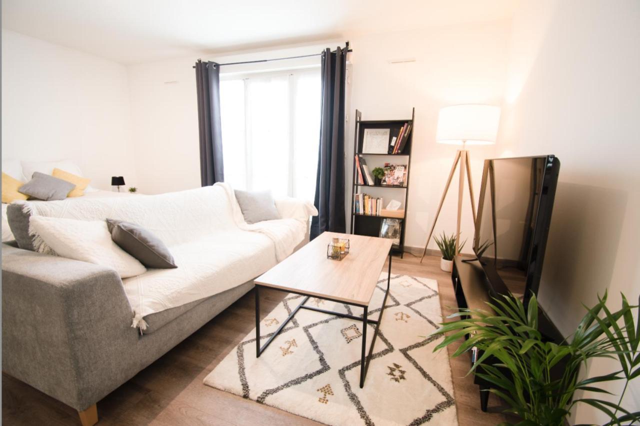 Joli Studio Tout Confort A 2 Pas De La Gare Poissy Eksteriør billede